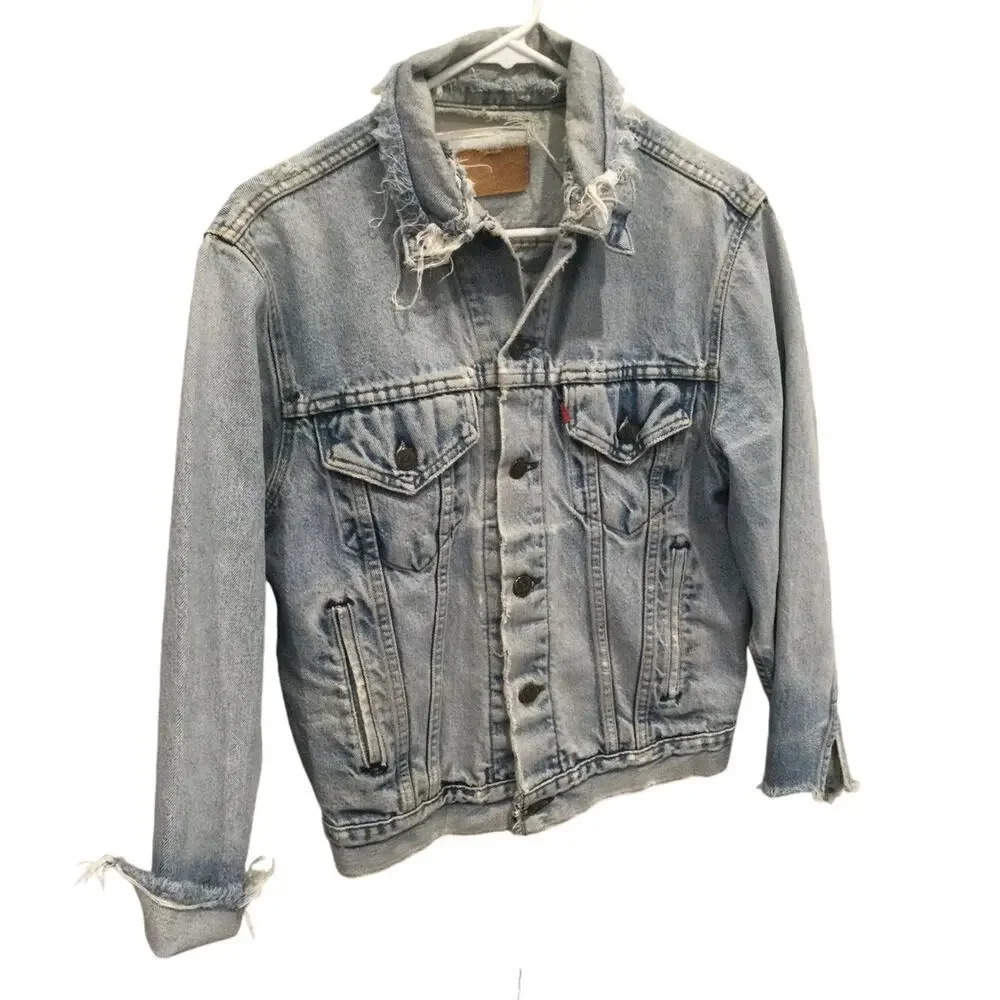 Vtg Levi’s trucker jean jacket men M thrashed USA gorpcore emo punk Western rock - Picture 1 of 16